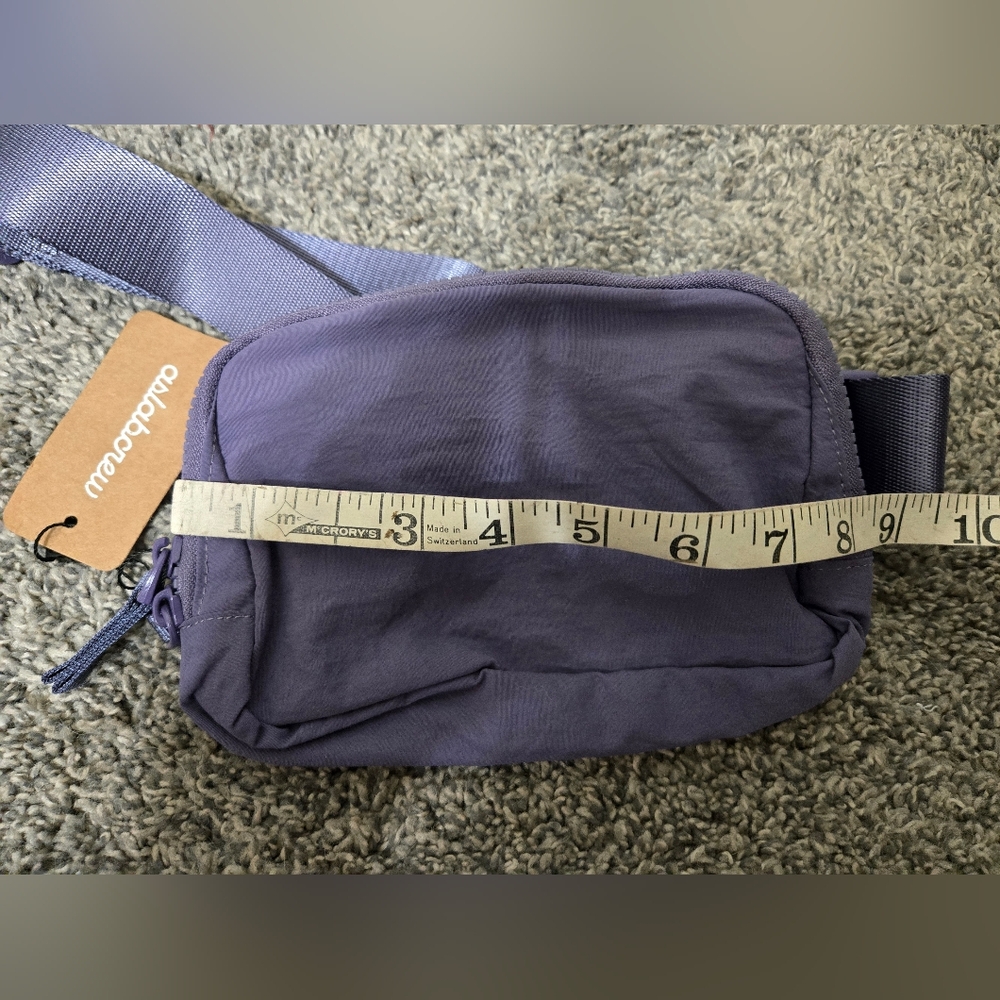 Compact lavender belt bag multiple compartments, Adjustable Waist Strap, NWT - Picture 7 of 9
